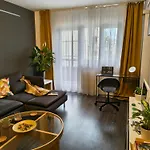 Ospitalier Student Grey - Spacious 2 Balcony Apartment