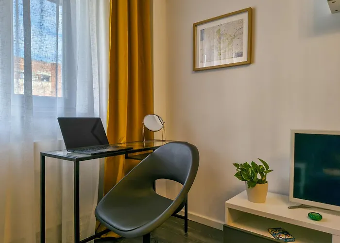 Ospitalier Student Grey - Spacious 2 Balcony Apartament